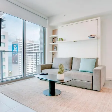 Modern And Newly Built Studio With Pool, Gym, And Restaurant Access